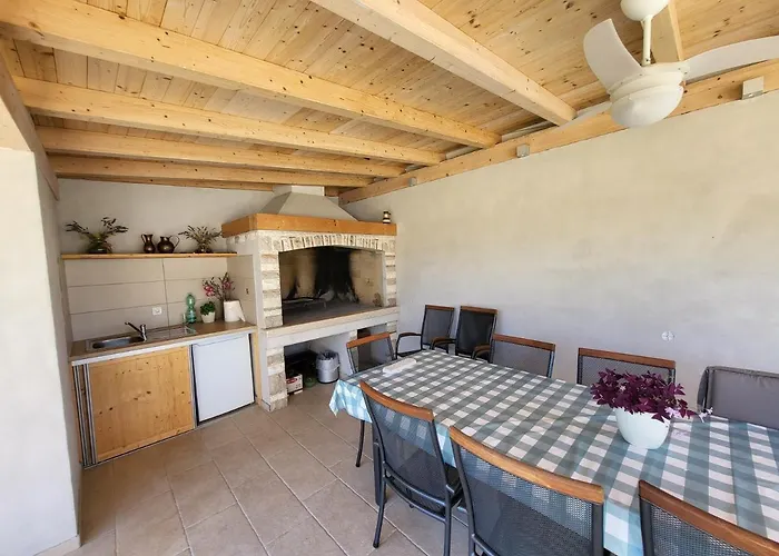 Melisa 아파트 풀라