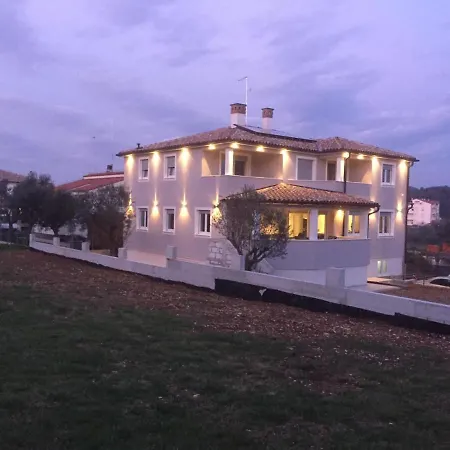 Melisa Apartman Pula